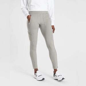 Like new Athleta Headlands Hybrid Cargo Pants size 8 Greige